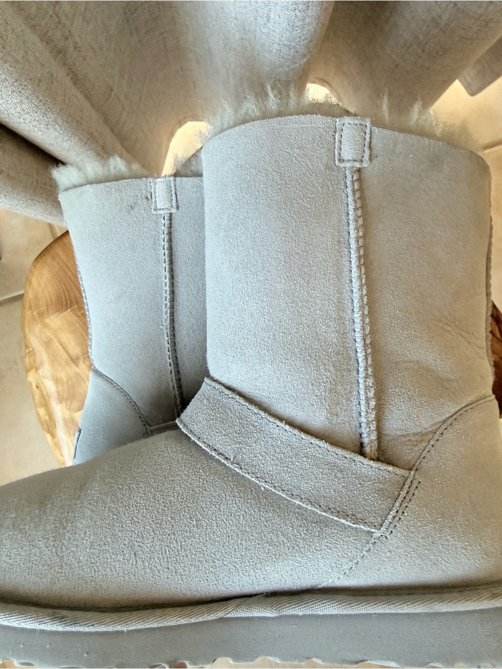 UGG Australia Gray Pink Ribbon Breast Cancer Boots Sz 8 Limited Edition EUC - Picture 7 of 7